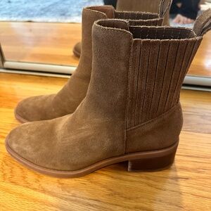 Dolce vita suede brown boots size 9